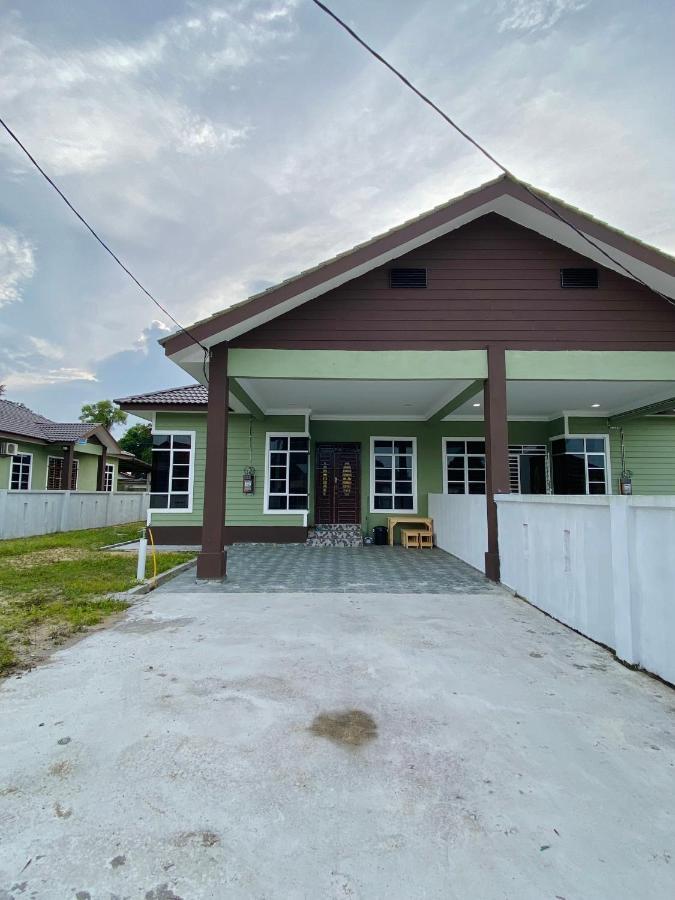 De Jara Guesthouse Dungun For Malay Dış mekan fotoğraf