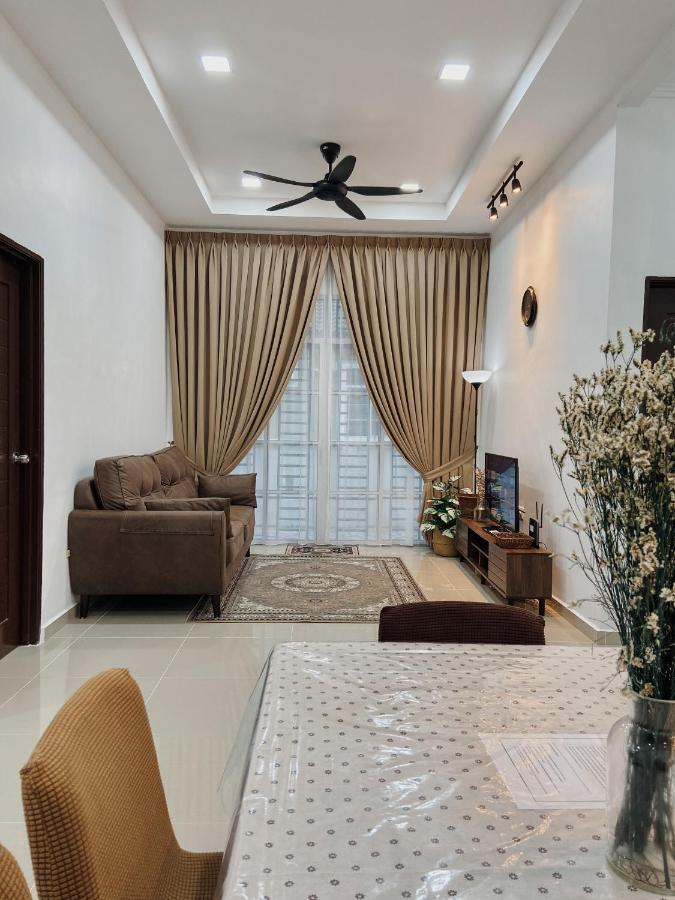 De Jara Guesthouse Dungun For Malay Dış mekan fotoğraf