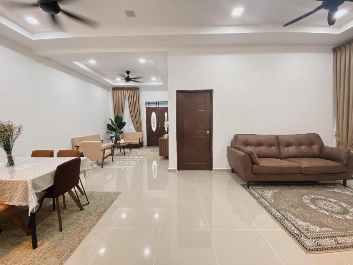 De Jara Guesthouse Dungun For Malay Dış mekan fotoğraf
