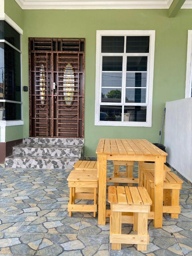 De Jara Guesthouse Dungun For Malay Dış mekan fotoğraf