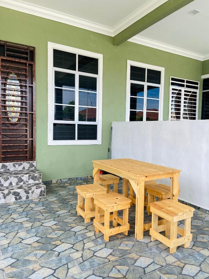 De Jara Guesthouse Dungun For Malay Dış mekan fotoğraf
